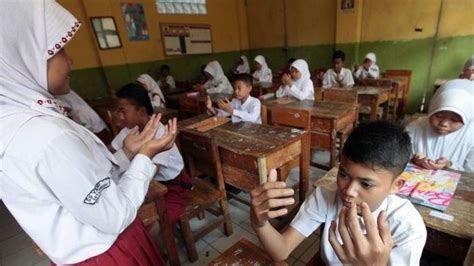 Belajar merupakan hal yang sangatlah penting bagi kita sebagai manusia. Doa Sebelum dan Sesudah Belajar Lengkap dengan Arti dan ...