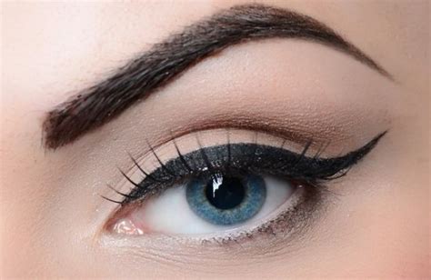 Fill in eyebrows with this must have defining eyebrow pencil, featuring a teardrop tip. Makeup for Thin Eyebrows to Make Your Eyebrows Look Thicker