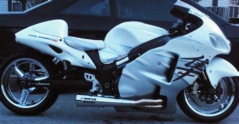 I had lots of wheelspin, which shows in the video. 2006 Suzuki Hayabusa 1/8 mile Drag Racing timeslip 0-60 ...