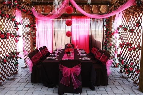 My daughter (12) will have her party this weekend and i was wondering what party items we could think of in black and white (besides balloons and napkins, cups and plates) and what kind of (pool) games? Fabulous Features by Anders Ruff Custom Designs: The ...