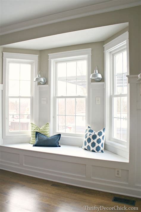 Having a bay window seat at home may form a recessed nook inside. A Dream Realized | Thrifty Decor Chick | Bloglovin'