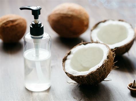Ways Of Using Coconut Oil In Your Skin Care Regimen