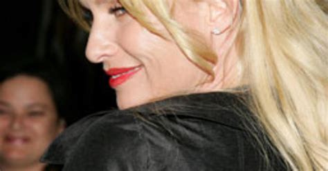 Nicollette Sheridan Sues Desperate Housewives Creator Abc For 20 Million Alleges Assault