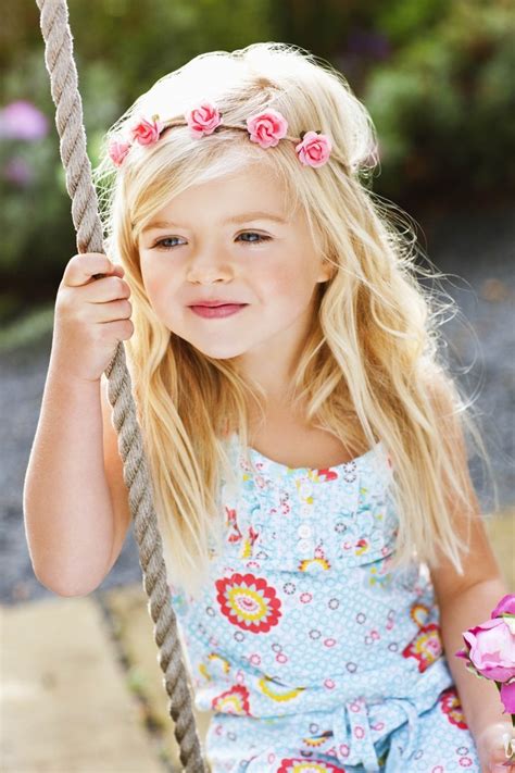 You want something that's both new and fun to try out, as well as quick and easy to put together. 16 Easy Hairstyles for Girls | Bling Sparkle