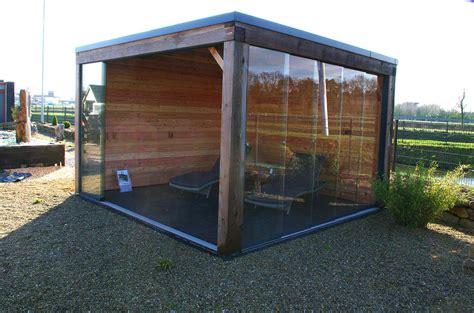 Es kann nicht allerdings als zusätzlicher stauraum für all ihre gartengeräte über darüber hinaus dienen, sondern bietet ihnen auch. Poolhaus im Garten - In Vorfreude auf die Sommerzeit