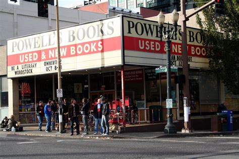 Powells Books Portland Oregon Powells Books Powell City Of Books