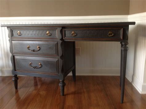 Annie Sloan Chalk Paint Desk Makeover In Graphite Chalk Paint Desk