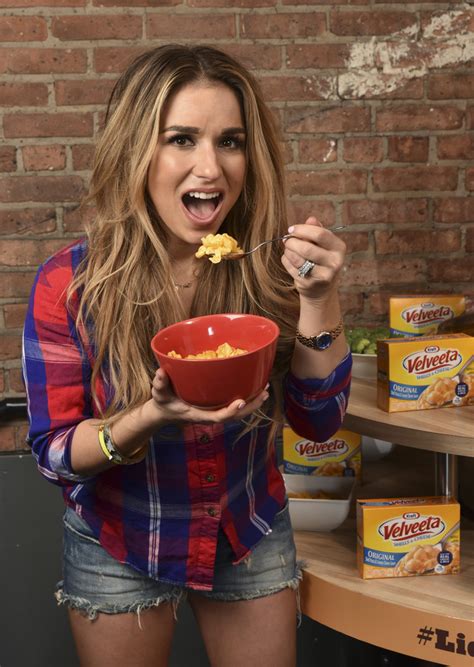 Jesse woodson james was born september 5, 1847 in clay county, missouri. Jessie James Decker - Jessie James Decker Photos - Jessie ...