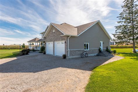 A modular home that will hold its value and assure the best possible return on your financial (and emotional) investment. Prefab homes and modular homes in Canada: Modular Prefab ...