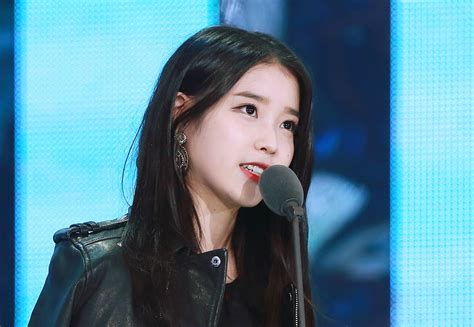 Iu works as a singer and actress in south korea. 8 Times IU Changed Her Hairstyle Completely - Koreaboo