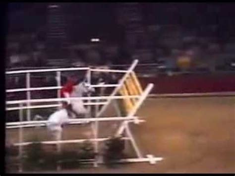 With two jumpers so close to that world record, it's little wonder it's the favourite to go next. World Record Horse High Jump 2 32 meters - YouTube