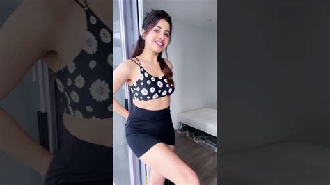 Meetii Kalher Hot Reels Video Meeti Kalher Instagram Reels Video Meetii Hot Sexy Shorts4