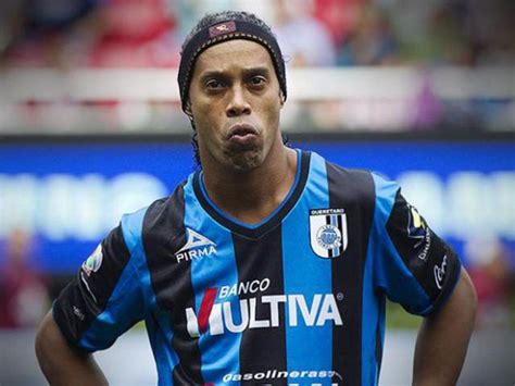 Ronaldo de assis moreira (born 21 march 1980), commonly known as ronaldinho gaúcho or simply ronaldinho, is a brazilian former professional footballer and . Ex-companheiro revela privilégios de Ronaldinho em sua ...