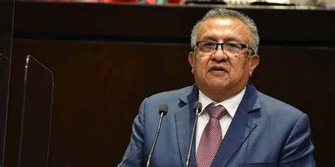 Otro joven denunció a saúl huerta corona, diputado federal por morena, por presunto el legislador de morena le ofreció ayuda a raul, quien en ese momento distribuía volantes para el candidato, e. El Bajío | Detienen a candidato de Morena por tocamientos ...