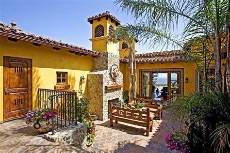 Adobe style home with courtyard santa fe meets traditional. Hacienda | Pretty Home | Casas coloniales, Casas de adobe ...