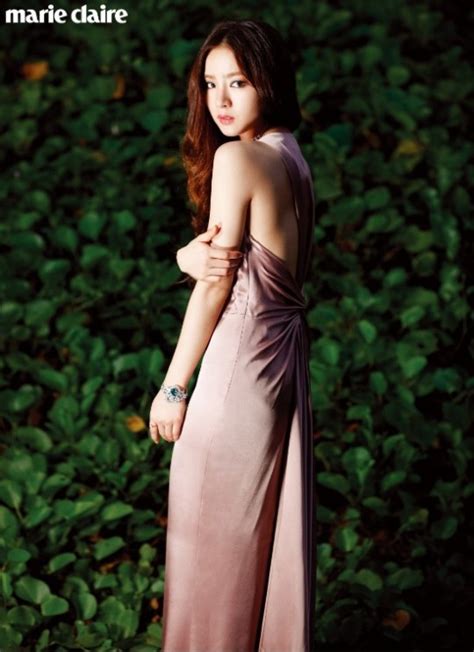 シン・セギョン、グラビア撮影で清純さ＆セクシーさを披露“多様なドレス姿” kstyle