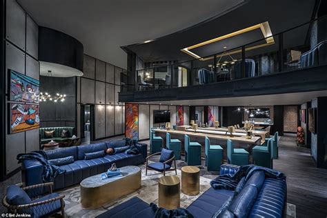 Connect a luxury two queen suite + luxury king suite to make a 1,440 square foot luxury las vegas suite for 8 people. Las Vegas hotel unveils rooms with a basketball court and ...