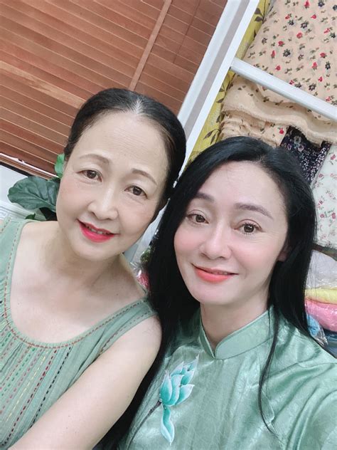 Bà Xuân Hương Vị Tình Thân Quách Thu Phương Ngày Càng Trẻ đẹp ở Tuổi 44