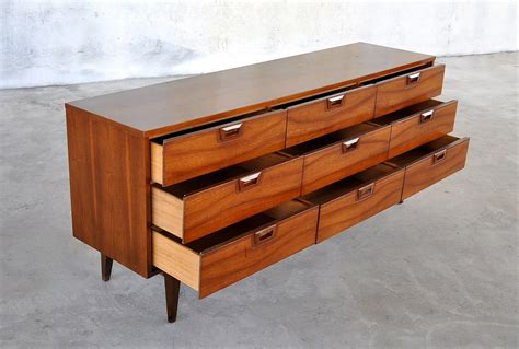 Select Modern Mid Century Danish Modern Walnut Triple Dresser Credenza