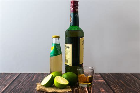 2 Easy Irish Whiskey And Ginger Ale Drink Recipes