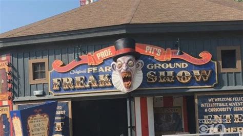 Couple Charged With Public Indecency After ‘sex Offense At Amusement Parks Haunted House