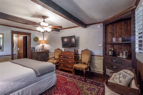 An der mündung in passau fließen im mittel 738 m³/s wasser in die nur 690 m³/s heranführende donau. Das Fluss Haus 11 - River View - Rooms + Rates - Gruene ...