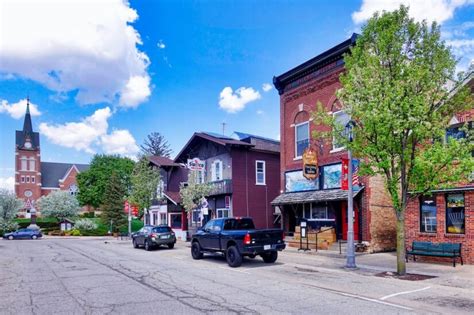 10 Amazing Small Towns In Wisconsin For A Charming Escape Territory