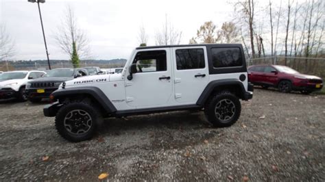 2017 Jeep Wrangler Unlimited Rubicon Bright White Clearcoat