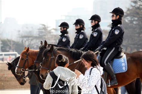 Mounted Policewoman A Unique Sight In Dalian Peoples Daily Online