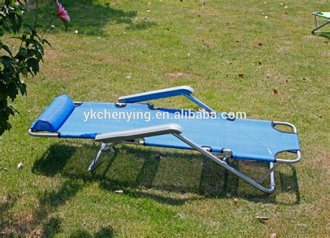 Matelas et lits de camp. Transat de plage pliant - Wikilia.fr