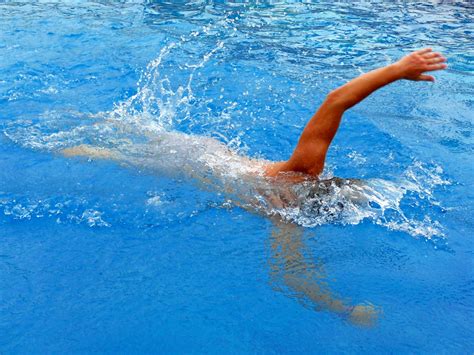 Swimming Associated With Fewer Falls In Older Men Swimmers Daily