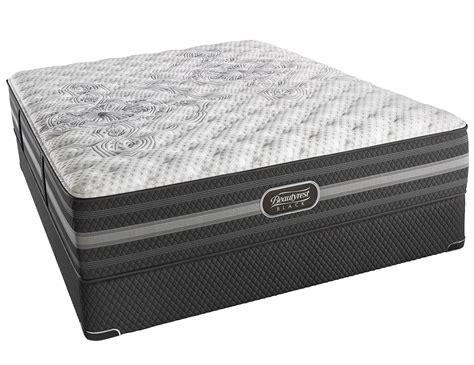 Beautyrest blacks come in a wide range of constructions (including a hybrid line), comfort levels, and heights. Beautyrest Black Calista Extra Firm Queen Mattress | Firm ...