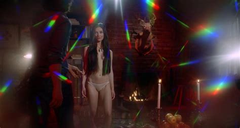 Watch Online Samantha Robinson April Showers The Love Witch