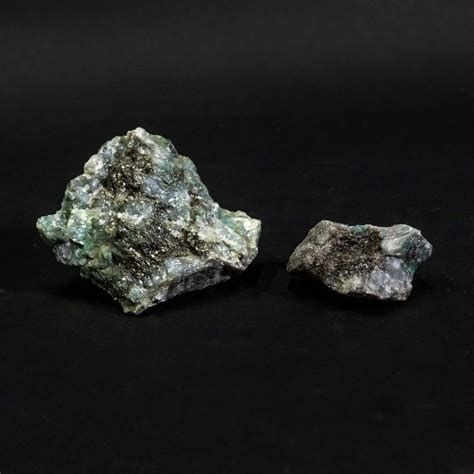 Unpolished Emerald Rock Specimen 900 Per Pound Sold In Bulk Ron