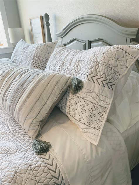 How To Create A Layered Bedding Look The House On Silverado