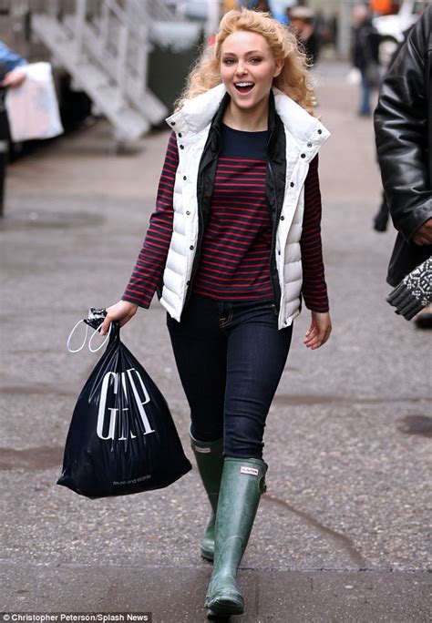 Annasophia Robb Shops At The Gap While Shooting The Carrie Diaries