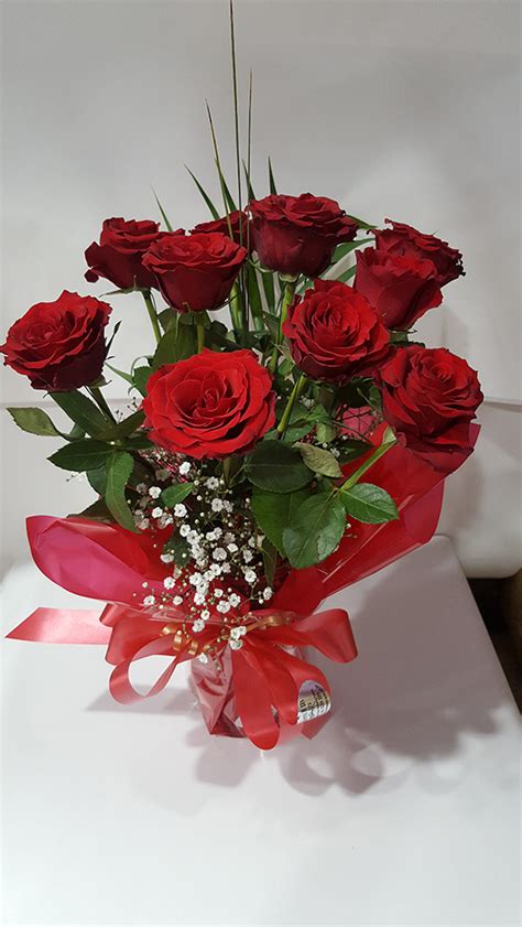 Dozen Red Rose Bouquet In Vase Flowers R Us
