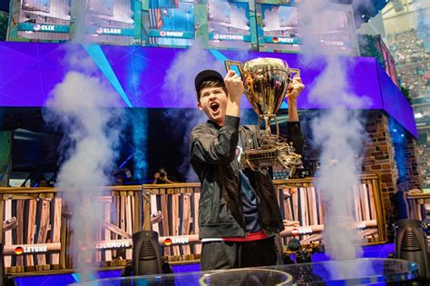 Watch Fortnite World Cup Champion Bugha Show Off His Trophy On The