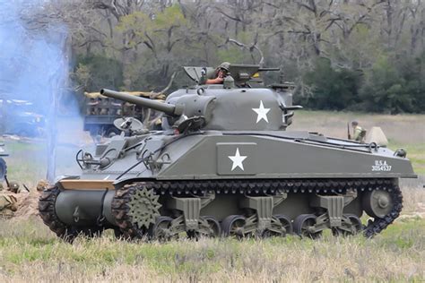 Wwii M4a3 Sherman Army Tanks Tanks Military Sherman