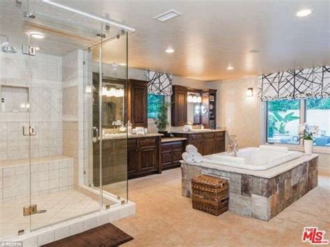 Nick Lachey And Wife Vanessa Are Selling Their Beautiful Encino Home