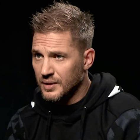 Edward thomas tom hardy (born 15 september 1977) portrays max rockatansky in the george miller film: Tom Hardy Hairstyles: 50 Rugged Looks You Can Try Out ...