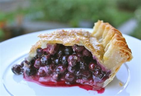 See more ideas about saskatoon berry, saskatoon berry recipe, berries recipes. Saskatoon Berry Recipes: Early this year and Plump for the ...