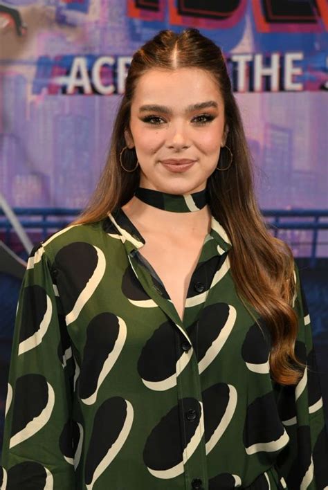 Hailee Steinfeld At Spider Man Across The Spider Verse Photocall In Beverly Hills 05 22 2023