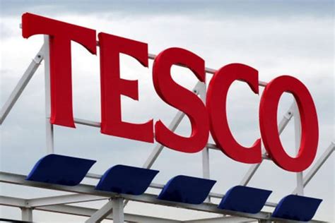 Tesco Store Manager Catches Man Shoplifting Offers Him A Job Ladbible