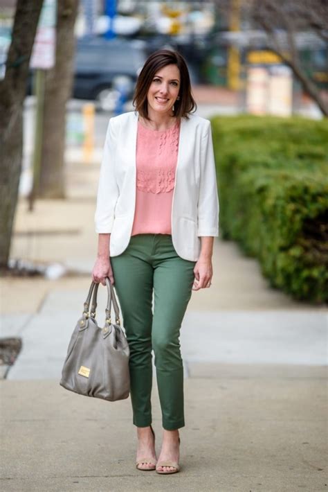 What Color Tops Go With Olive Green Pants