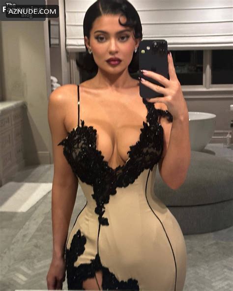 Kylie Jenner Sizzles In Sexy Sizzling Photoshoot At La Party Aznude