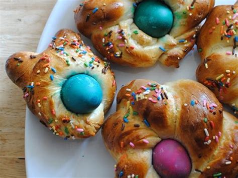 An easy to make, traditional easter cake that reveals sicily's greek religious heritage. Sicilian Easter Bread / Easter breads have long been a tradition around the world. - Suju Fans