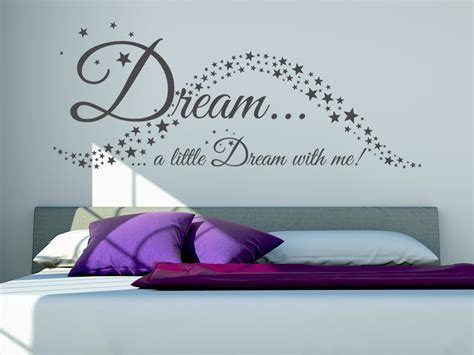 Ein drittel der lebenszeit verbringen wir im schlaf. Wandtattoo Dream a little dream with me | WANDTATTOO.DE