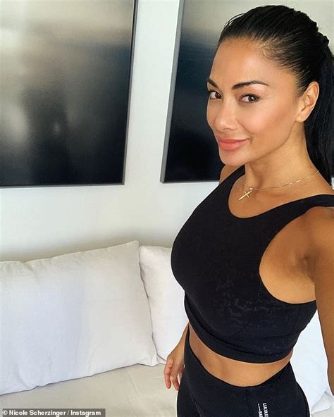 Nicole Scherzinger Turns Up The Heat As She Shows Off Her Washboard Abs Daily Mail Online
