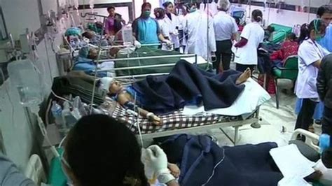Nepal Earthquake Hospitals Overwhelmed With Victims Bbc News
